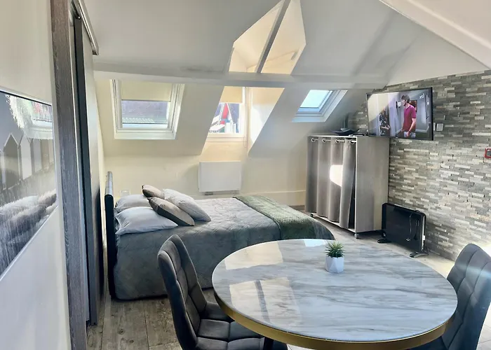 Apartament La L'oiseau Bleu Proche De La Et De Deauville !!! Awards 2025